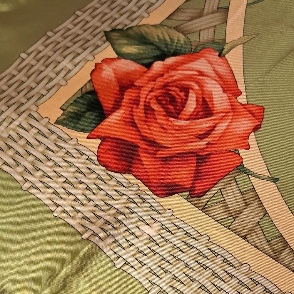 Gucci Floral Basketweave Silk Scarf With Original Box